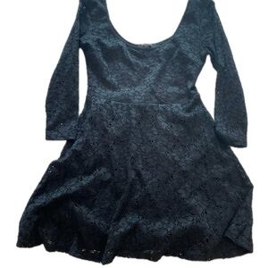 Chic Black  Lace  Scoop Neck  Party  Dress Medium